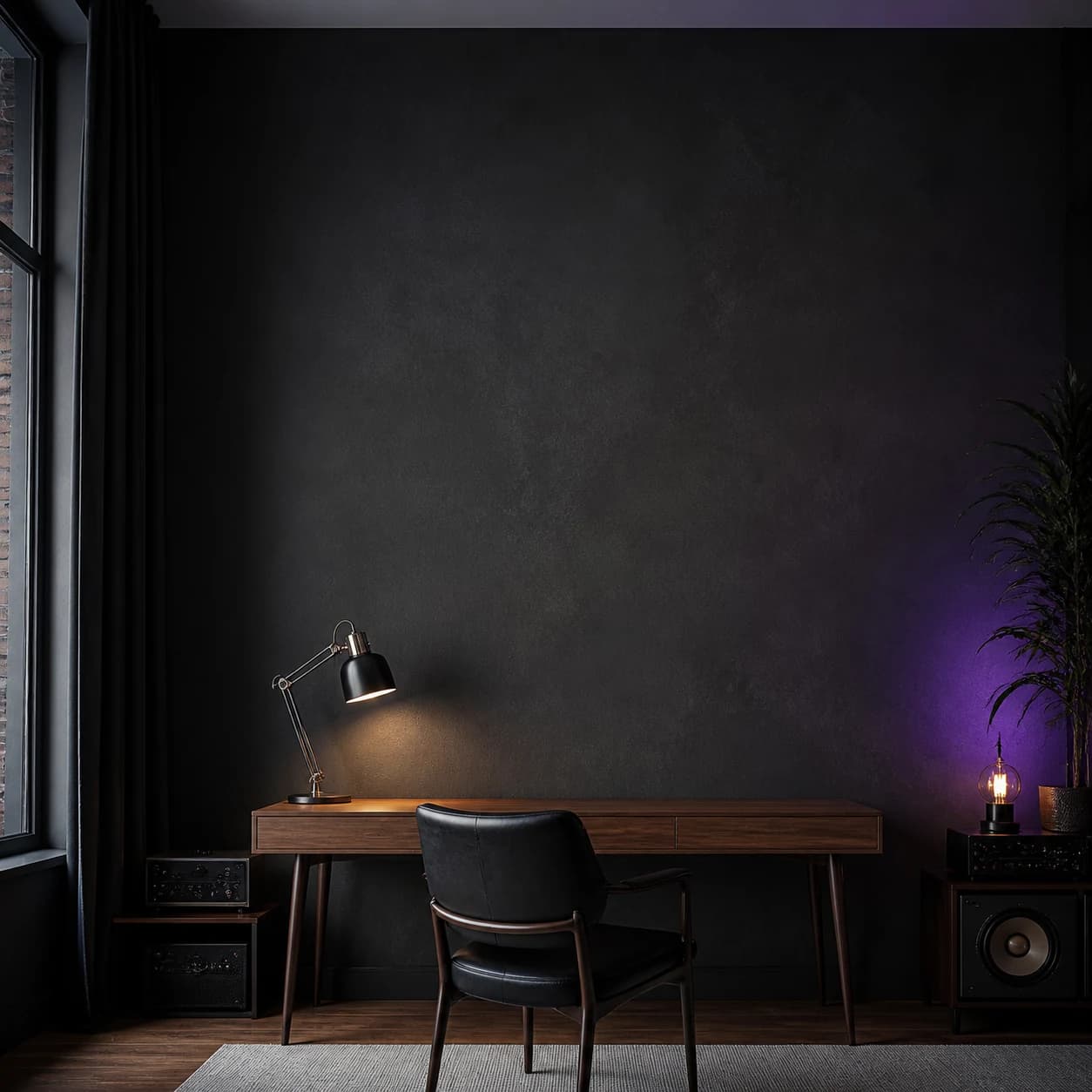 LENPPA metal sanat eserleriyle dekore edilmiş yaratıcı çalışma alanı